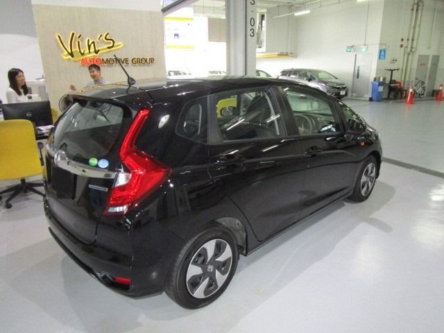 Honda Fit Hybrid 1.5 (Category: Car Rental) located in Singapore. Submitted by vinsautogroup (Listing ID 1330350632, Image 2). Description: Rental Rates: Weekly: 450 SGD Rental Terms: Min. Duration: No contract, 1 week notice. Deposit Amount: 500 SGD Age Range: 22 - 65 Min. Driving Exp: 2 years Description: 2018 Honda Fit Hybrid 1.5 for Grab/Gojek! Terms and conditions: $450/weekly, Deposit $500 Min. age: 22 years old Driving experience: Min. 2 y