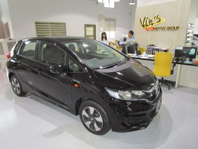 Honda Fit Hybrid 1.5 (Category: Car Rental) located in Singapore. Submitted by vinsautogroup (Listing ID 1330350632, Image 1). Description: Rental Rates: Weekly: 450 SGD Rental Terms: Min. Duration: No contract, 1 week notice. Deposit Amount: 500 SGD Age Range: 22 - 65 Min. Driving Exp: 2 years Description: 2018 Honda Fit Hybrid 1.5 for Grab/Gojek! Terms and conditions: $450/weekly, Deposit $500 Min. age: 22 years old Driving experience: Min. 2 y