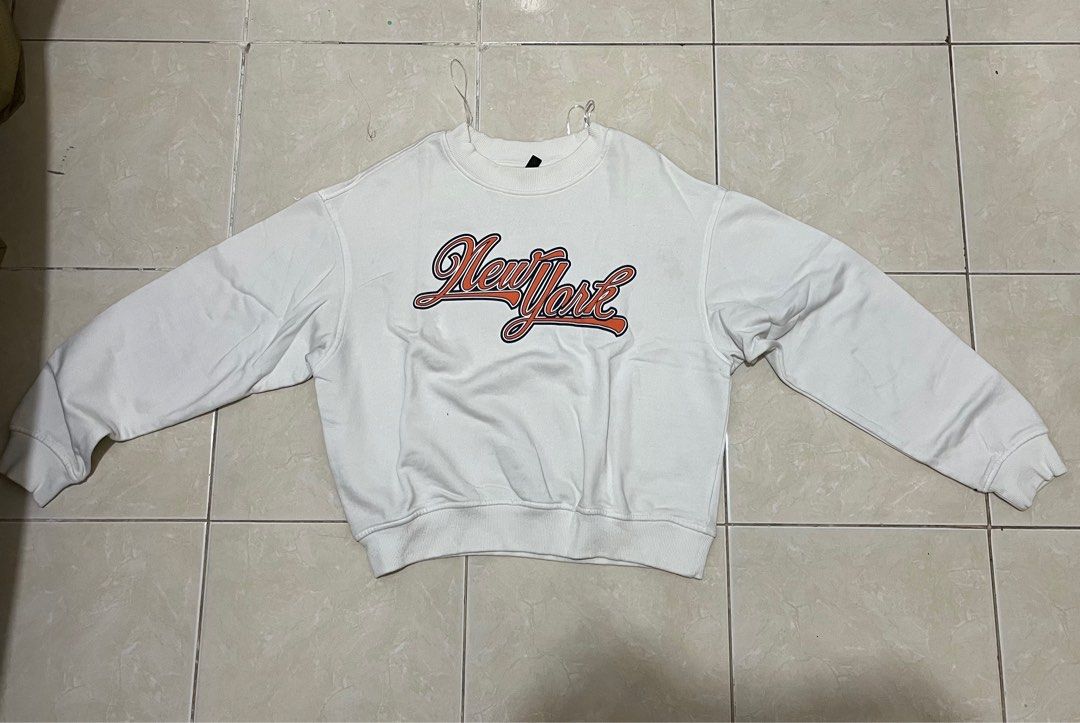 Hoodie H M ukuran M ori Fesyen Wanita Pakaian Wanita Atasan di Carousell
