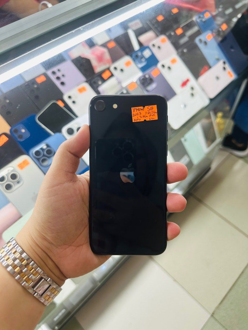Iphone SE 2022 5G 128gb 85% Batt FU (Category: iPhone SE Series) located in San Juan City. Submitted by javedsgadgetshop (Listing ID 1330497987, Image 1). Description: OPEN FOR INSTALLMENT VIA CREDIT CARD/GGIVES/SPAY/BILLEASE & SWAP/TRADE-IN! BUY AND SELL! Quick Specs : Iphone SE 2022 5G •128gb •NTC Variant •85% batt health •Factory Unlock •95% Smoothness •No hidden issue | No Repaired •100% Authentic | Not Refurbished •w/ OEM Charger & store war