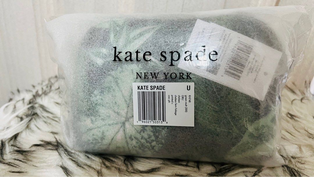 Kate Spade Chelsea pouch (Category: Purses & Pouches) located in Cavite. Submitted by everythingnicehere (Listing ID 1330378749, Image 3). Description: ✅ 💯Genuine original imported from Canada 🇨🇦 ✅ On hand 🇵🇭; ready to ship ✅ with tag intact, in original packaging Measurements: 3.2" x 5.0" x 8.0" Materials: 100% Recycled Polyester Smooth PVC trim Two way script logo lining Features: Zip closure Metal pinmount with spade logo NOTE: Payment fi