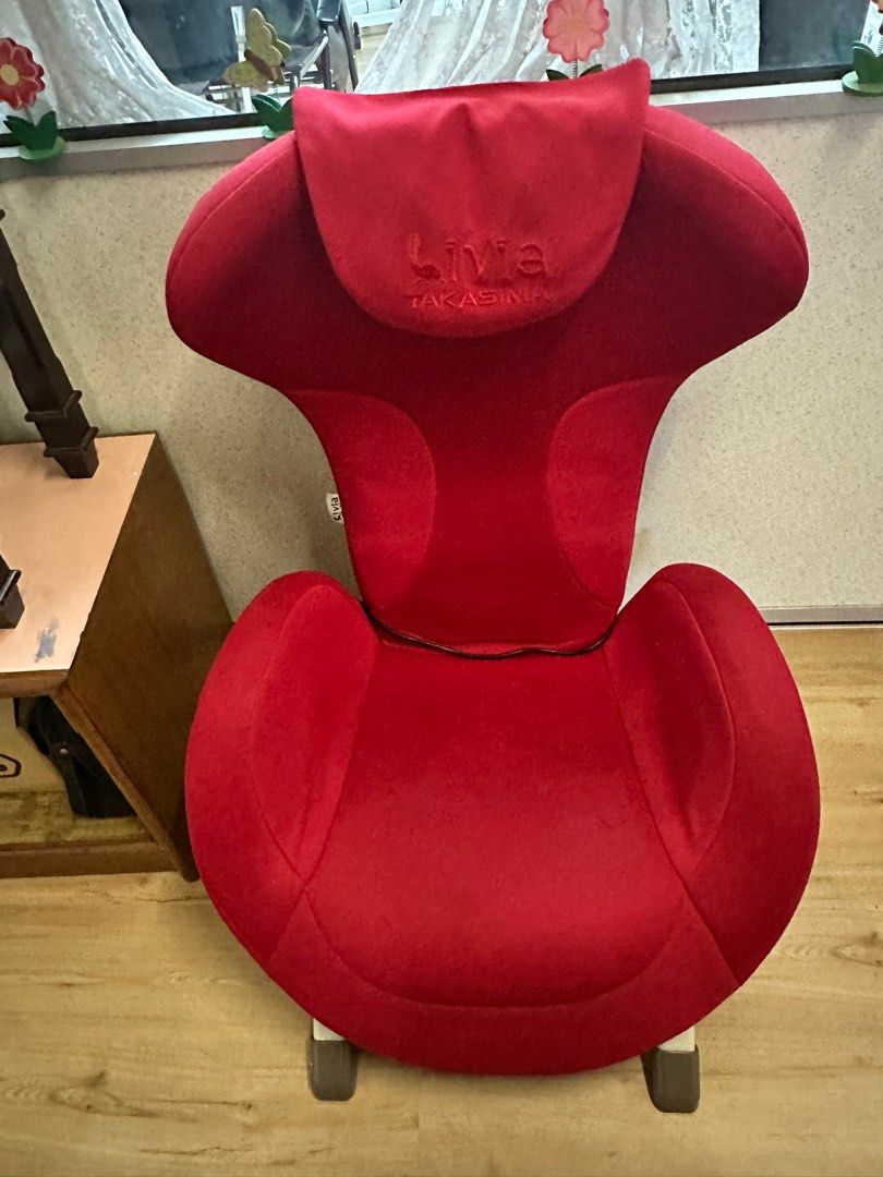 Kerusi urut (not functioning) (Category: Chairs) located in Kuala Lumpur. Submitted by syahnco (Listing ID 1330429708, Image 2). Description: Condition: 7/10 (function urut dah tak berfungsi) Self pickup dkt bandar seri putra, bangi Pm for more info. Thanks!.
