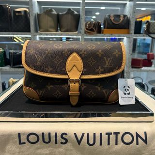 (Category: ) located in . Submitted by pandaluxury.sg (Listing ID 1330363644, Image 1). Description: .