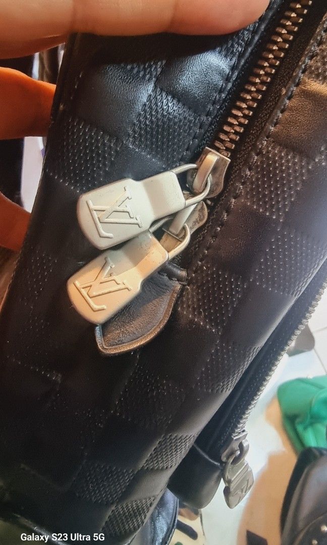 Lv mens backpack superb! Genuine leather (Category: Luxury Bags & Wallets) located in Cebu City. Submitted by lovegreend. (Listing ID 1330388005, Image 3). Description: Preloved:Lv mens leather backpack Size:large Color:black Remarks:Pls click the pictures for full images. ●No flaws ●genuine leather ●coded Condition: very good pls pm me for more inquires or pictures😘 INGAT PO SA MGA MANLOLOKO NA NAG GRAGRAB NG PICTURES.. FOR PAYMENT WE ONLY USE 