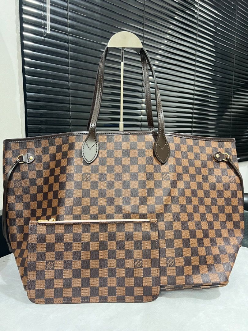 LV neverfull GM damier ebene tote (Category: Luxury Bags & Wallets) located in Antipolo. Submitted by mjlenihcpreloved (Listing ID 1330433002, Image 1). Description: .