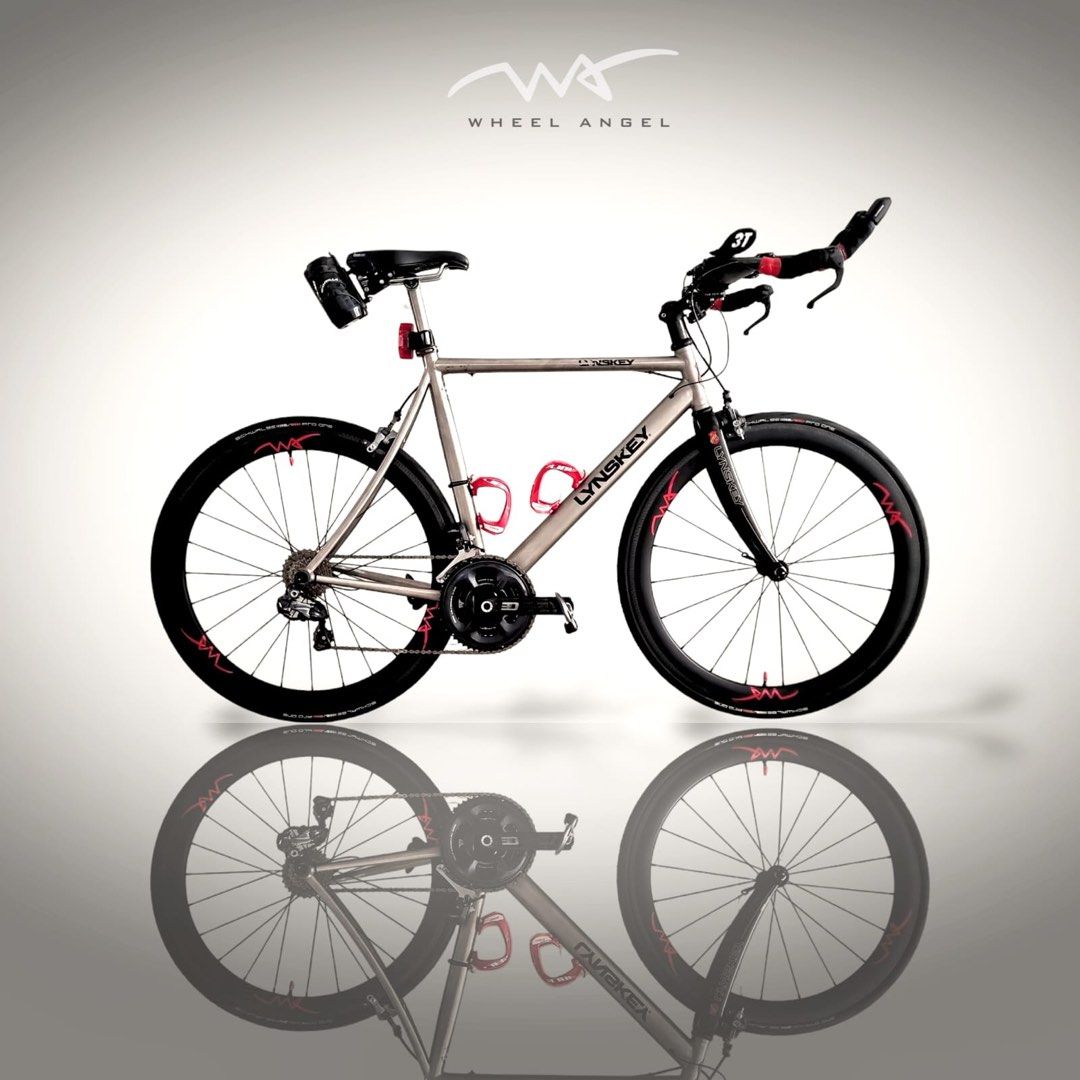 Lynskey Titanium T230 Triathon Bike with Di2 and full carbon wheels