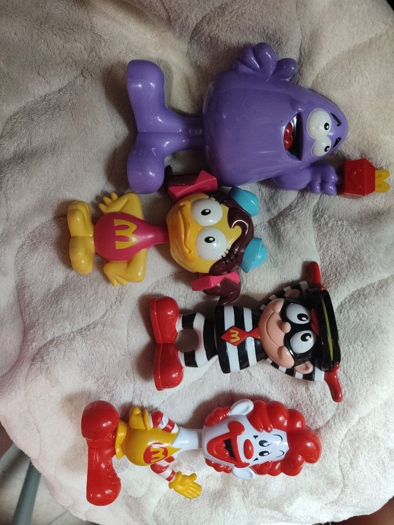 McDonalds Limited Edition Bobbleheads (Category: Figurines & Statues) located in Quezon City. Submitted by PaidTY (Listing ID 1200889208, Image 3). Description: Donald McDonald's with Grimace, Humburglar and Birdie no more box.