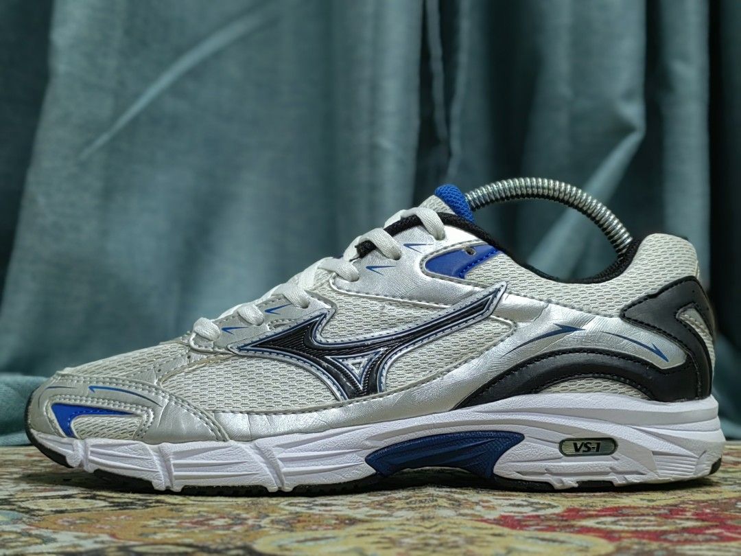 MIZUNO VS1 X10 7UK 26CM KAKI SAIZ 7.5UK BOLEH PAKAI Men s Fashion Footwear Sneakers on Carousell