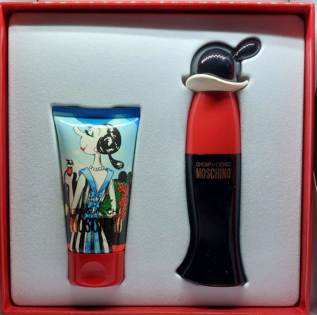 Moschino Cheap Chic 2 Moschino Cheap And Chic Gift Set 2 pcs