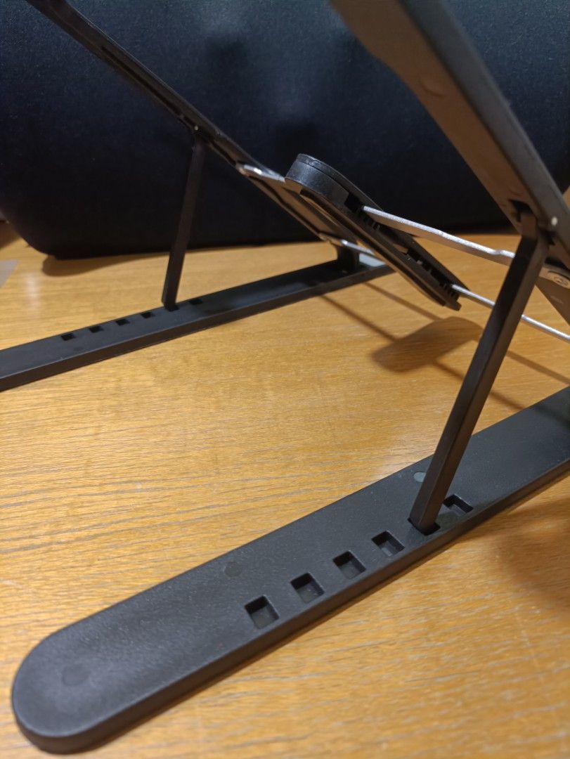 Multi Position Foldable Notebook Bracket (Category: Other Accessories) located in Petaling Jaya. Submitted by ivan.guan85 (Listing ID 1330429541, Image 3). Description: Multi Position Foldable Notebook Bracket/Stand Brand New self collect at Kuchai Entrepreneurs Park.
