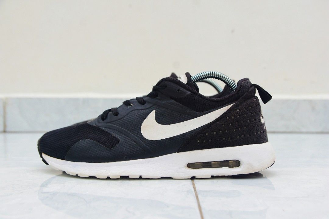 Nike Air max tavas Men s Fashion Footwear Sneakers on Carousell