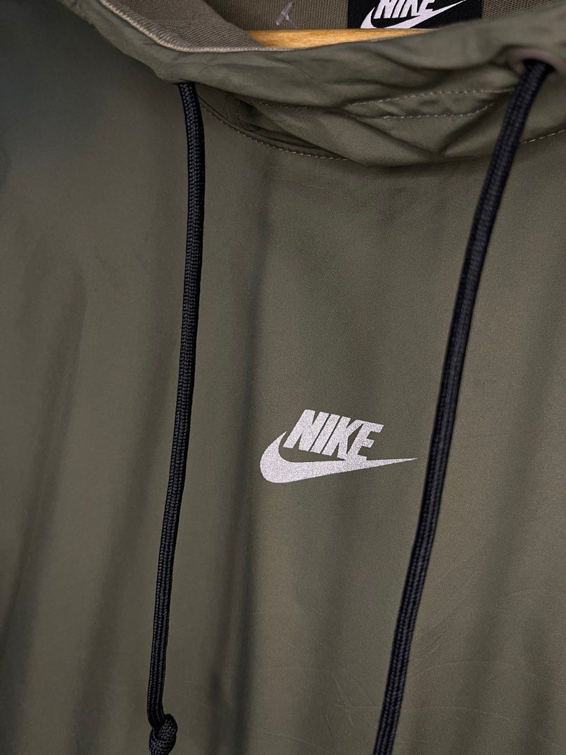 Nike shut out hooded jacket green best sale