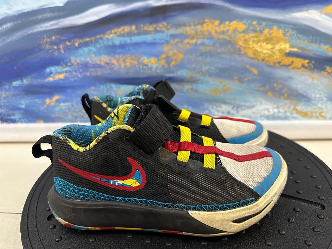 Nike Kyrie Flytrap Boys Basketball Men s Fashion Footwear Sneakers on Carousell