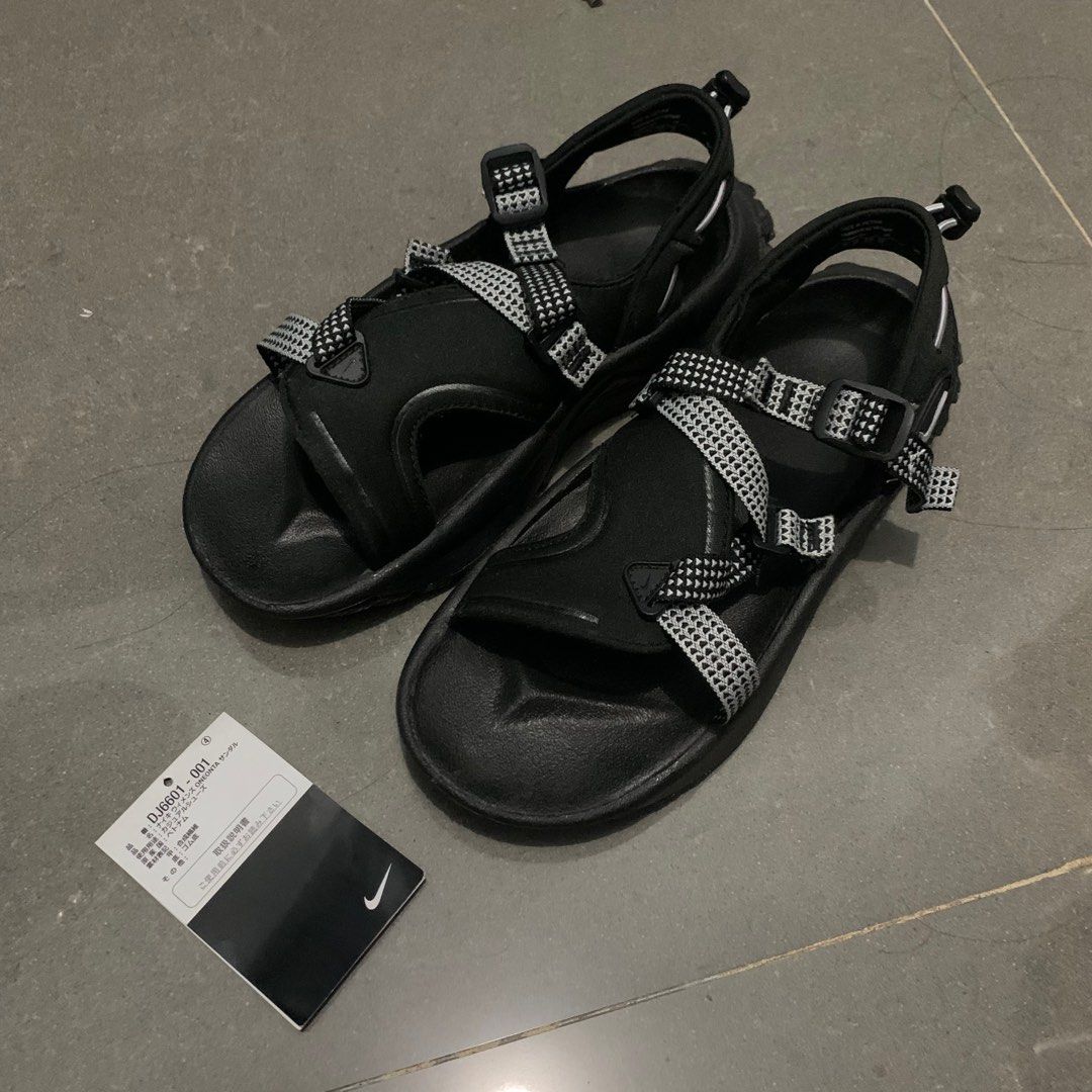 NIKE ONEONTA SANDALS (Category: Slippers and slides) located in Cebu City. Submitted by kurstuff (Listing ID 1330489592, Image 2). Description: NIKE ONEONTA SANDALS Slides Slippers RFS: im size 6.5 so this is a bit too tight for me, also need funds •Size: US 6; EU 36.5; UK 3.5; 23cm • This was a gift from my tita from Japan therefore this was bought from japan • NO BOX only Tag • Used Once 📍: Talamban, Cebu 🚚: JnT 💵: Gcash.