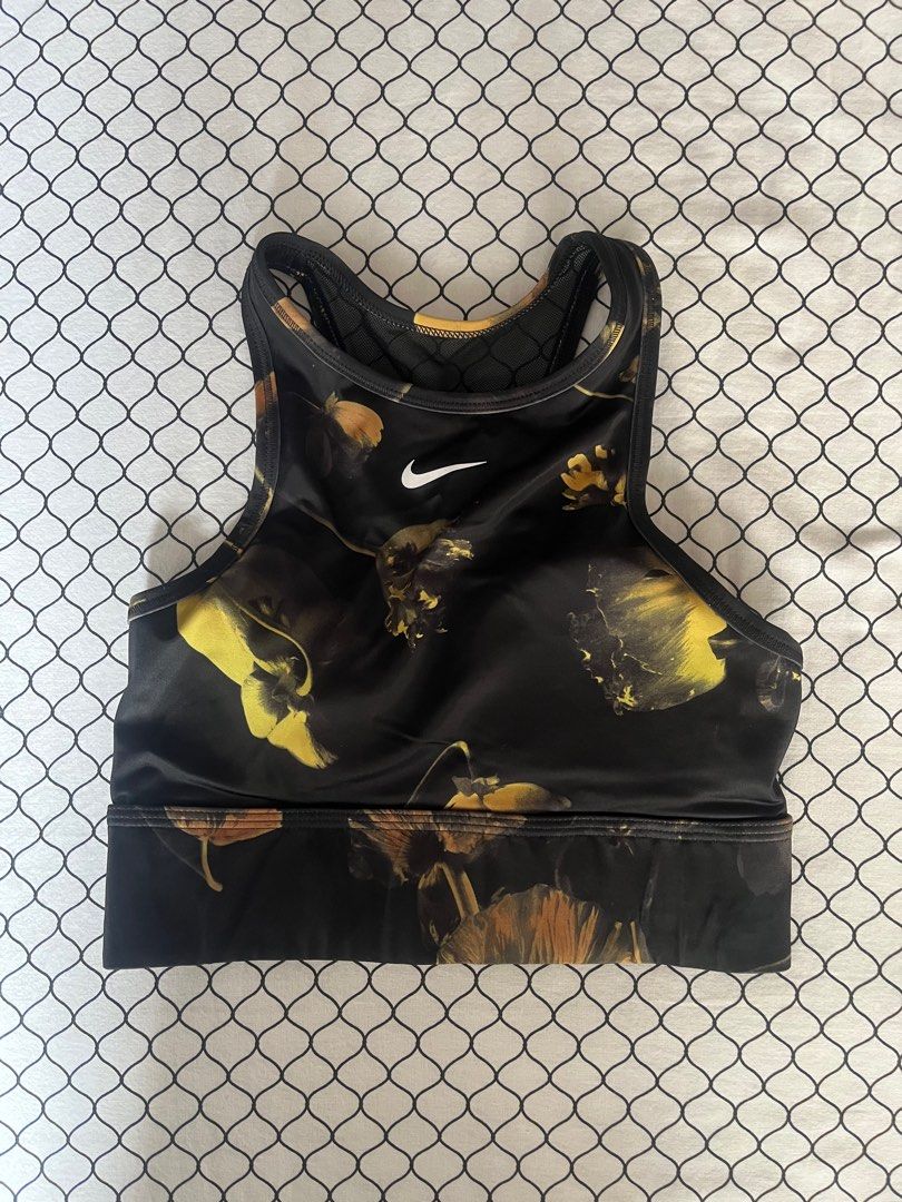 Nike sports bra (Category: Activewear) located in Quezon City. Submitted by pj.declutters (Listing ID 1330372363, Image 1). Description: 👋 Payment first before shipping MOP: Gcash or bank transfer MOD: LBC, GGX, same day delivery.
