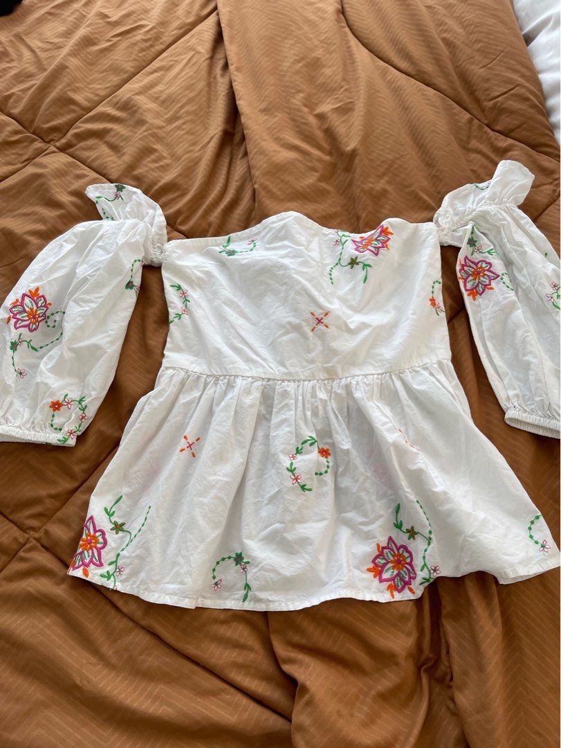 Off shoulder (Category: Blouses) located in Quezon City. Submitted by msbeau (Listing ID 1330402721, Image 1). Description: .