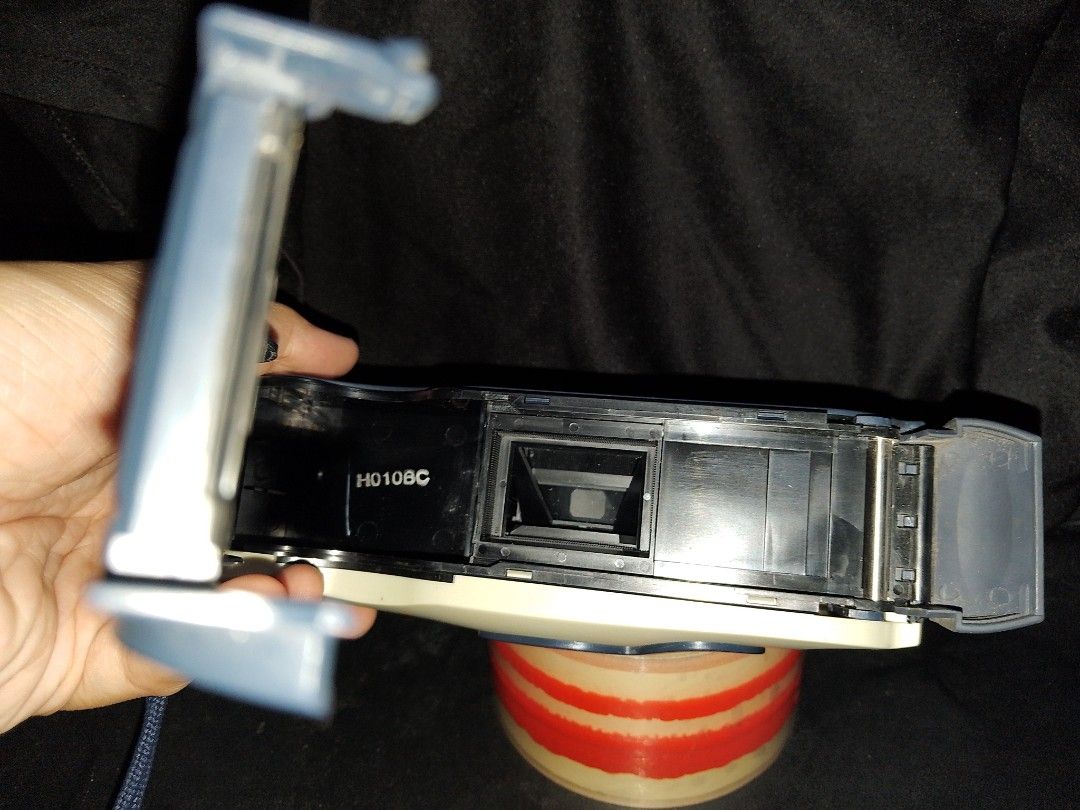 POLAROID Instant Pocket camera working (Category: Cameras) located in Davao. Submitted by jeffsantos (Listing ID 1330513926, Image 3). Description: still working, no issues.