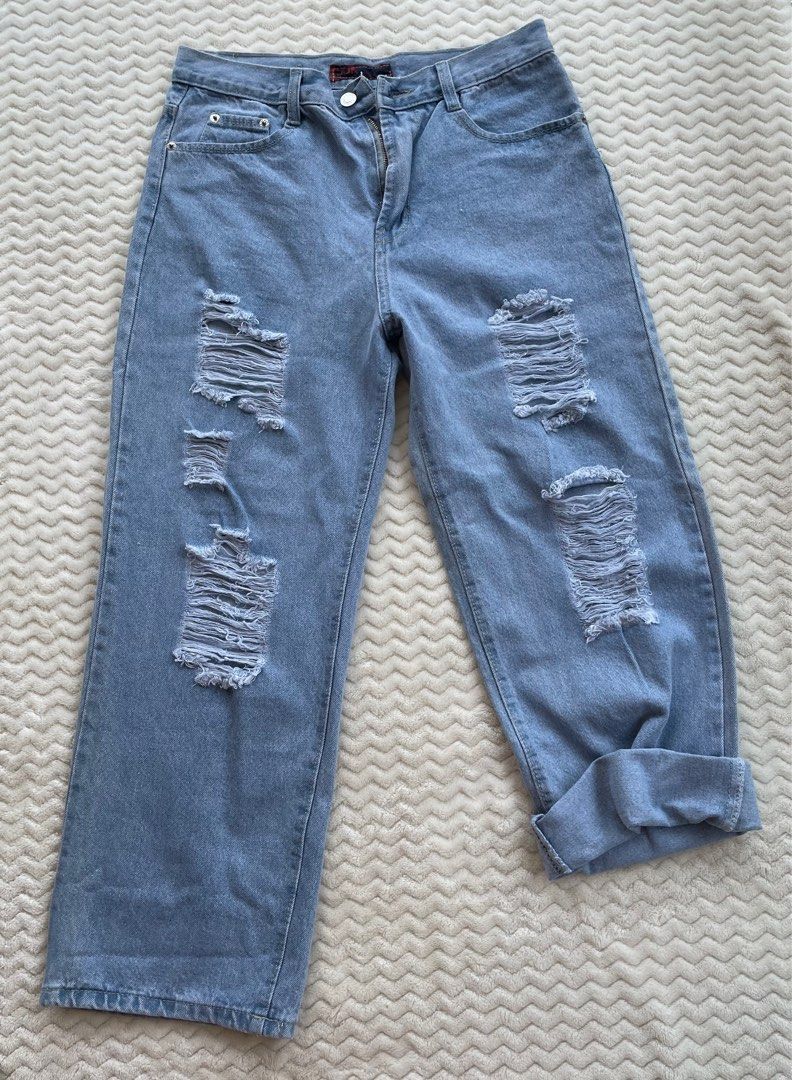 Tattered Distressed Boyfriend Jeans (Category: Jeans) located in Lipa City. Submitted by bu.ning.ning (Listing ID 1330351466, Image 1). Description: Never worn, natambak lang sa closet No stretch, Please see photos for measurements Issue: with storage marks, not sure if washable. Please check last photo..