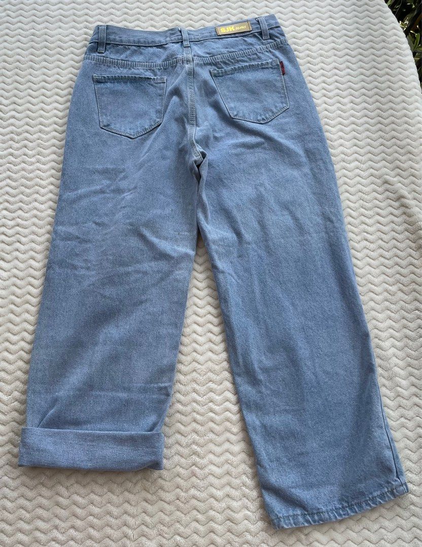 Tattered Distressed Boyfriend Jeans (Category: Jeans) located in Lipa City. Submitted by bu.ning.ning (Listing ID 1330351466, Image 2). Description: Never worn, natambak lang sa closet No stretch, Please see photos for measurements Issue: with storage marks, not sure if washable. Please check last photo..