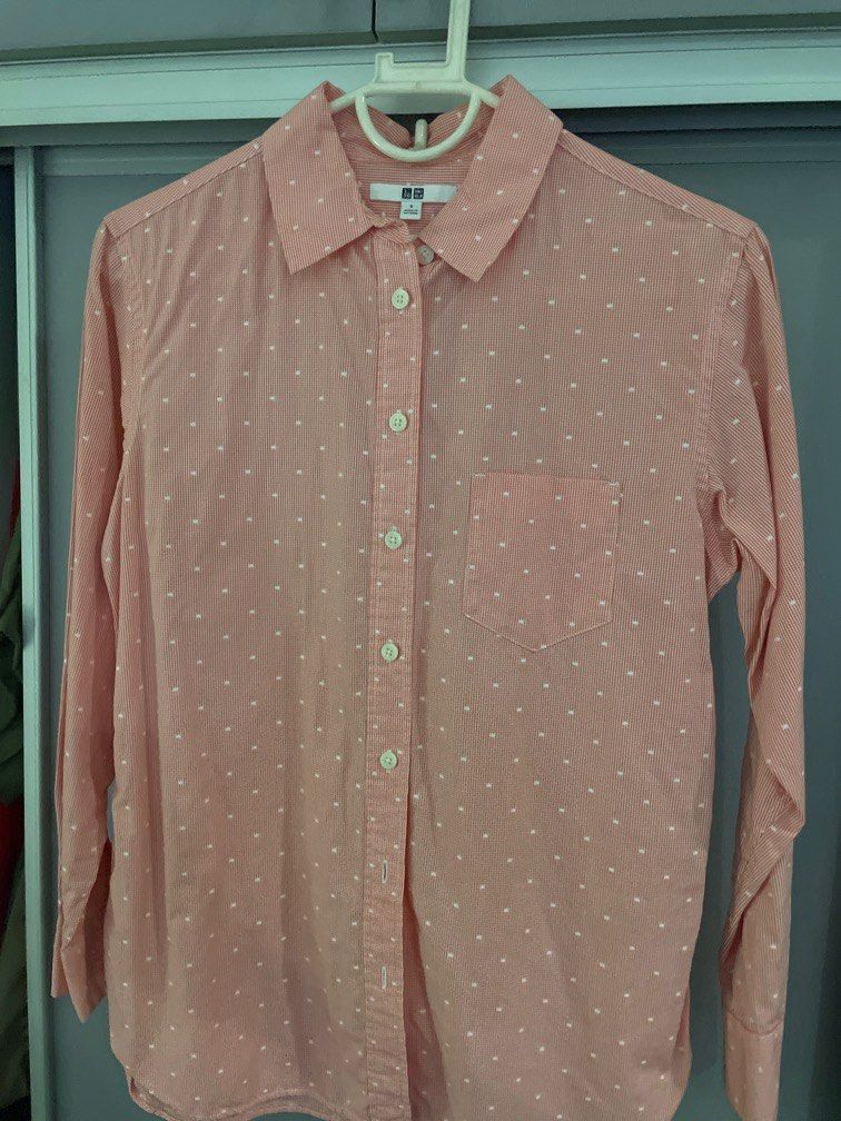 Uniqlo polo long sleeves (Category: Longsleeves) located in San Juan City. Submitted by demchua-56344 (Listing ID 1330445439, Image 1). Description: Once worn too small.