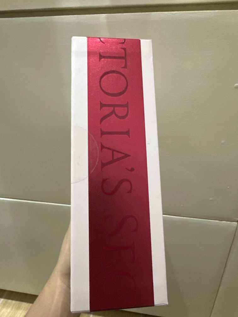 Victoria's Secret Tease Gift Box (Category: Body Care) located in Pasig City. Submitted by shopperandbeyond (Listing ID 1330481489, Image 3). Description: Tease Duo Mini Eau de Parfum (7.5 ml/.25 fl oz.) Travel Fine Fragrance Lotion (100 ml/3.4 fl oz.) .