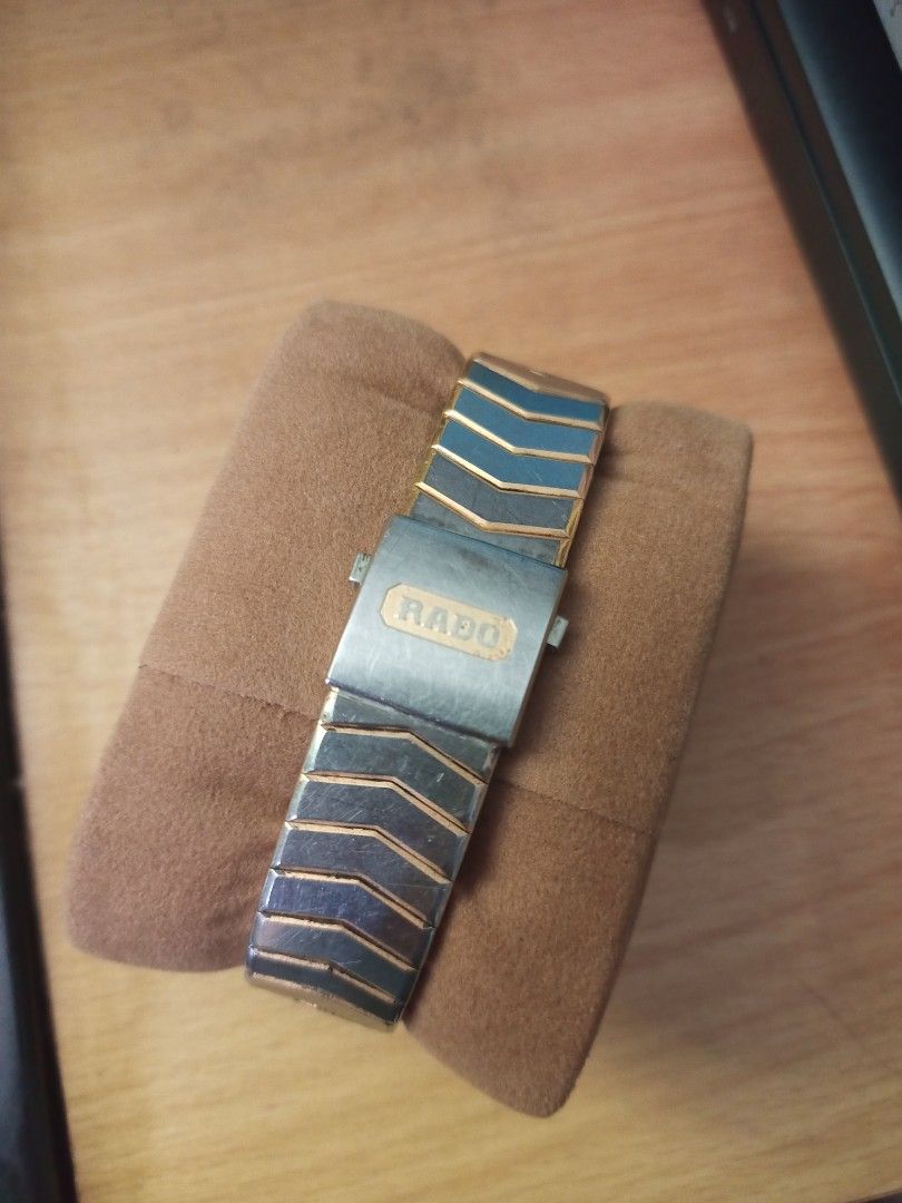 Vintage Rado quartz watch (Category: Luxury Watches) located in Paranaque City. Submitted by timeforus (Listing ID 1330418203, Image 2). Description: good working condition. issues: dial has patina. small crack in bezel..