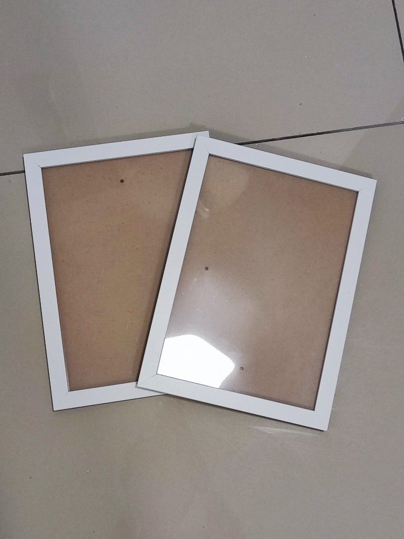 White frames 1 pc (Category: Frames & Pictures) located in Kuala Lumpur. Submitted by pong2tang (Listing ID 1330499479, Image 1). Description: Use 1 time, good condition RM20 per frame COD is available Price exclude postage.