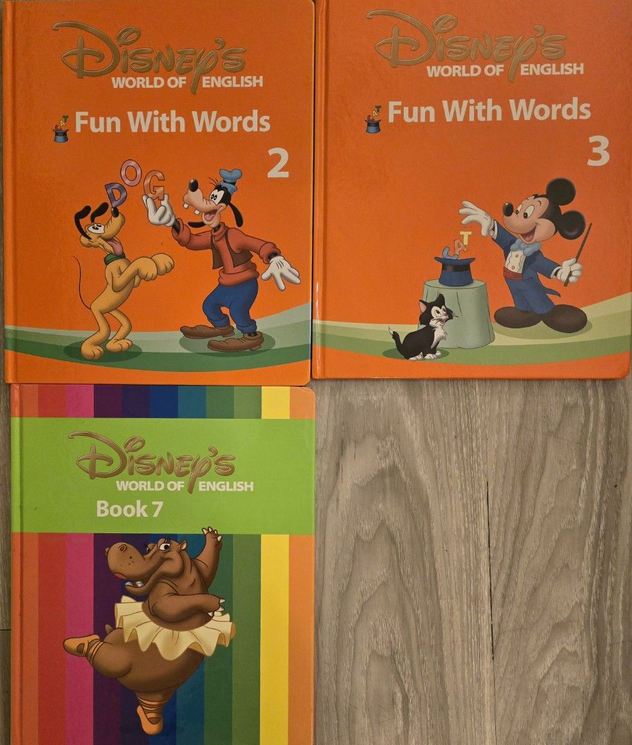 語学・辞書・学習参考書 DWE Fun with Words Fun and Games DWE 迪士尼美語世界Fun With Words 連盒, 興趣及遊戲, 書本