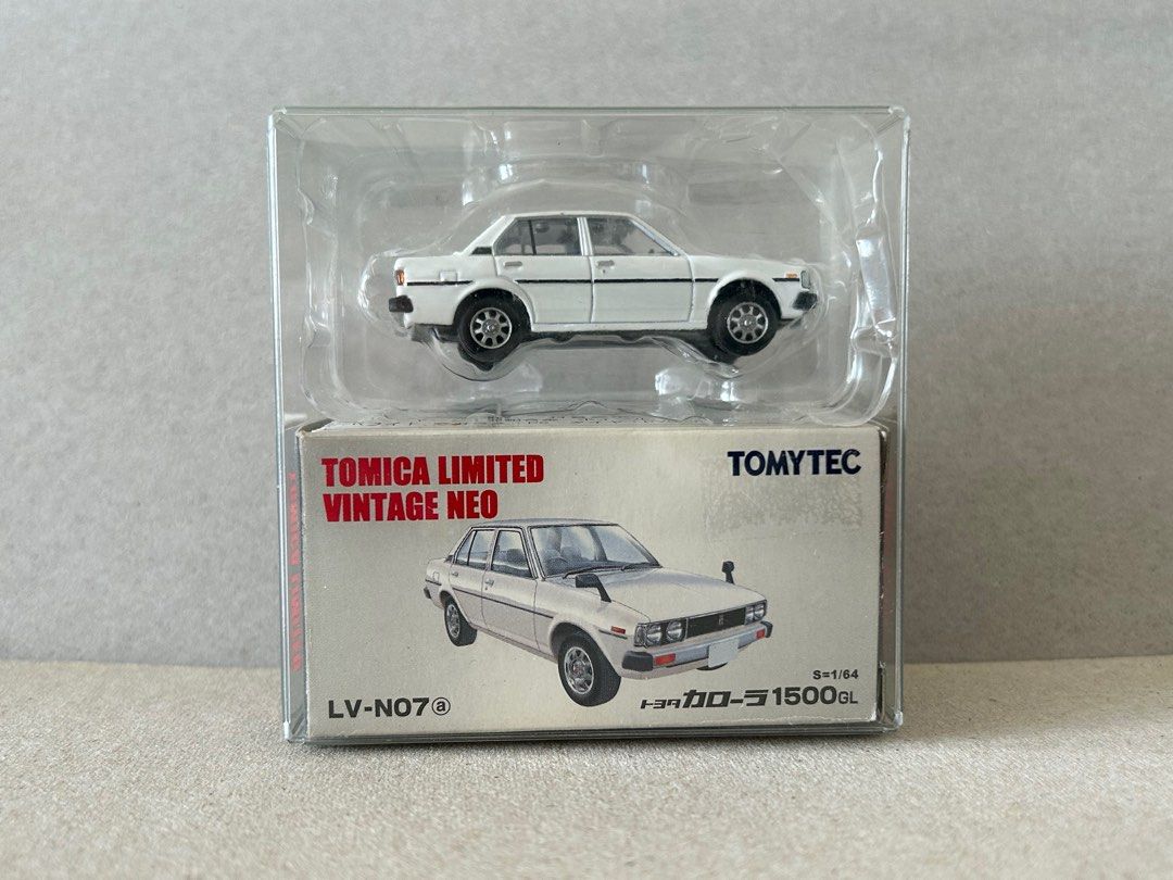新品】TOMICALIMITEDVINTAGENEOトヨタカローラ1500GL