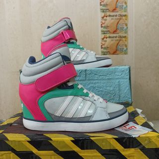 (Kategori: ) berada di . Dikirim oleh hendrathriftshop (ID iklan 1330631775, Gambar 1). Deskripsi: .