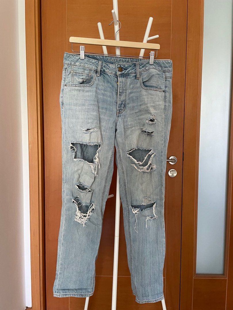 American Eagle ripped jeans, Women's Fashion, Bottoms, Jeans \u0026 Leggings on  Carousell