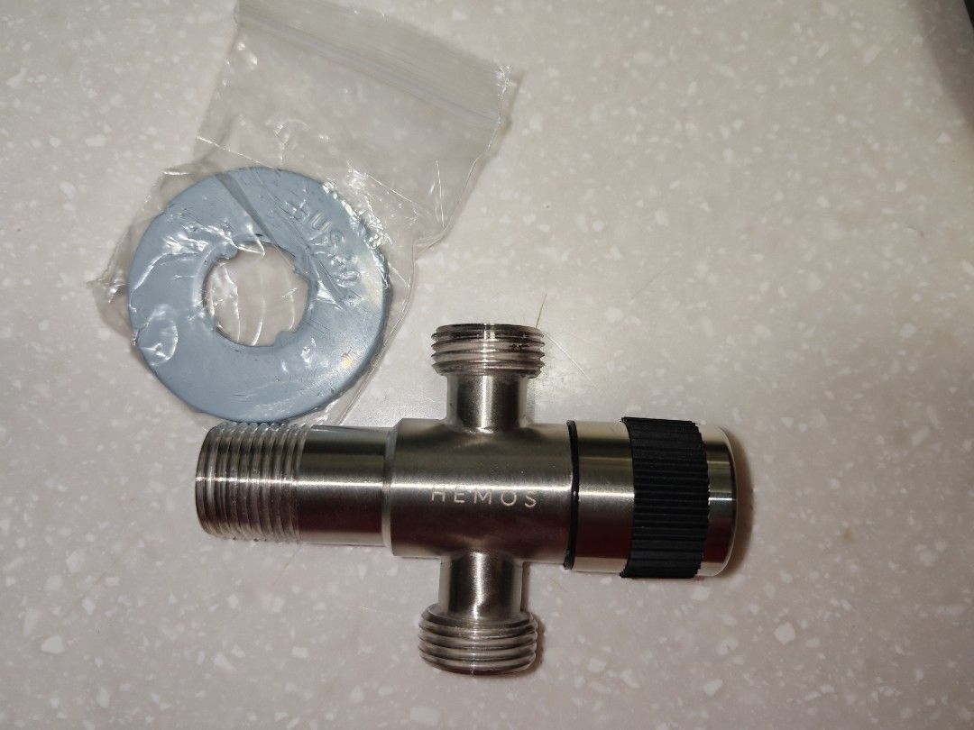 Angle Valve (Category: Bathroom & Kitchen Fixtures) located in Singapore. Submitted by everythingsweet (Listing ID 1330632571, Image 3). Description: Brand New.