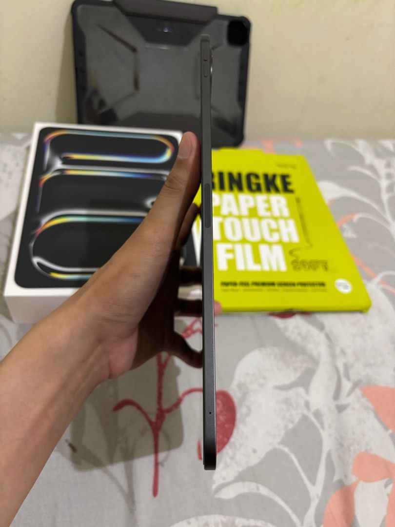 Apple iPad Pro 11 inci (2024) M4, WiFi, 256GB, Space Black, Telepon