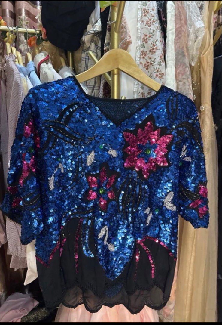 Baju sequin bunga Fesyen Wanita Pakaian Wanita Atasan di Carousell