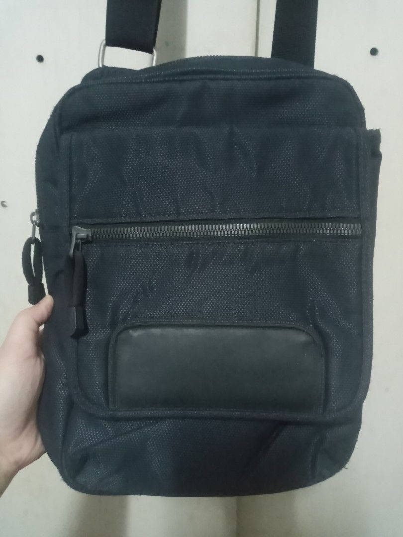 Banana Republic Body Sling Bag Men s Fashion Bags Sling Bags on Carousell