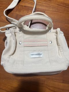 (Category: ) located in . Submitted by bookaffairs (Listing ID 1330652207, Image 1). Description: .