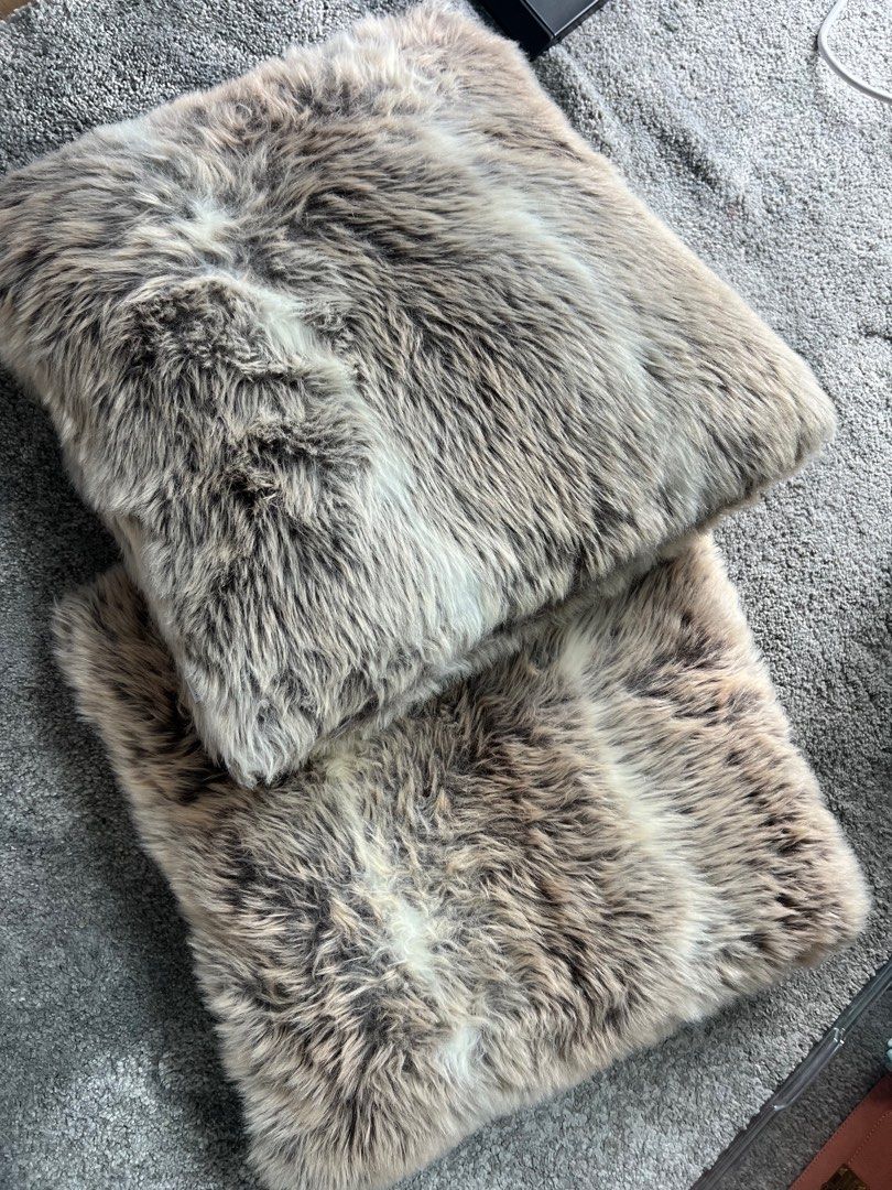 Bouclair throw pillows clearance