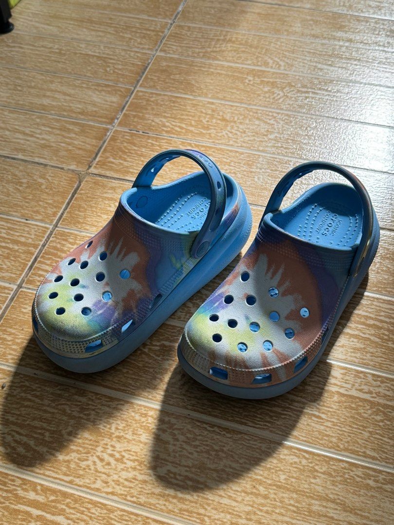 Crocs Tie Dye (Category: Babies & Kids Fashion) located in Pasig City. Submitted by jlao07 (Listing ID 1330519721, Image 2). Description: Classic Tie Dye Cutie Clog Kids J2/33-34 Well-used but great condition. RFS- overgrown Shipping c/o buyer Location Pasig City #kidscrocs.