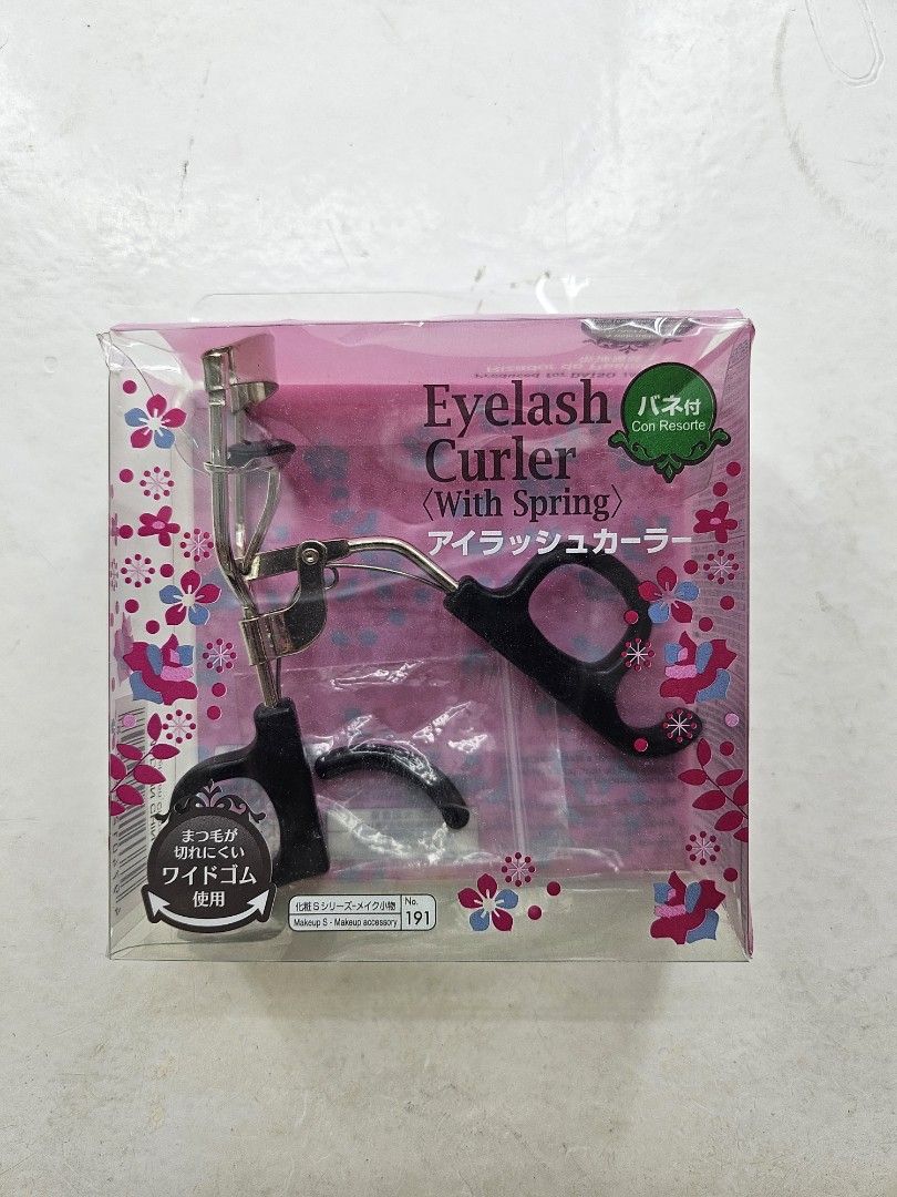 Daiso Eyelash Curler (Category: Makeup) located in Quezon City. Submitted by kuhhciao (Listing ID 1330627451, Image 1). Description: Brand New Unused I have enough eyelash curlers that i'm satisfied with already..