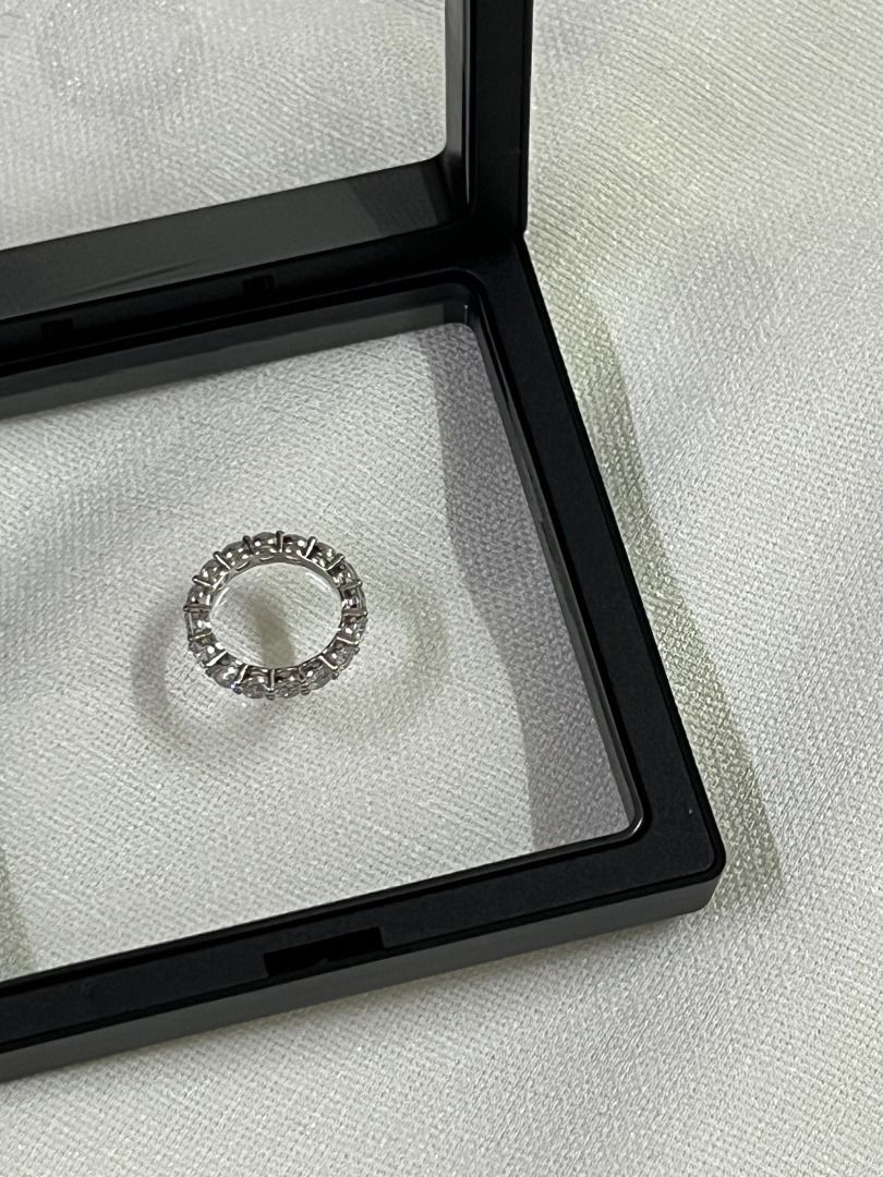 Diamond Ring (Category: Rings) located in Kuala Lumpur. Submitted by katehaileyy (Listing ID 1330569745, Image 1). Description: Reason of selling = Too small Diameter = 15mm Disclaimer = It is a costume jewellery, not real diamond.