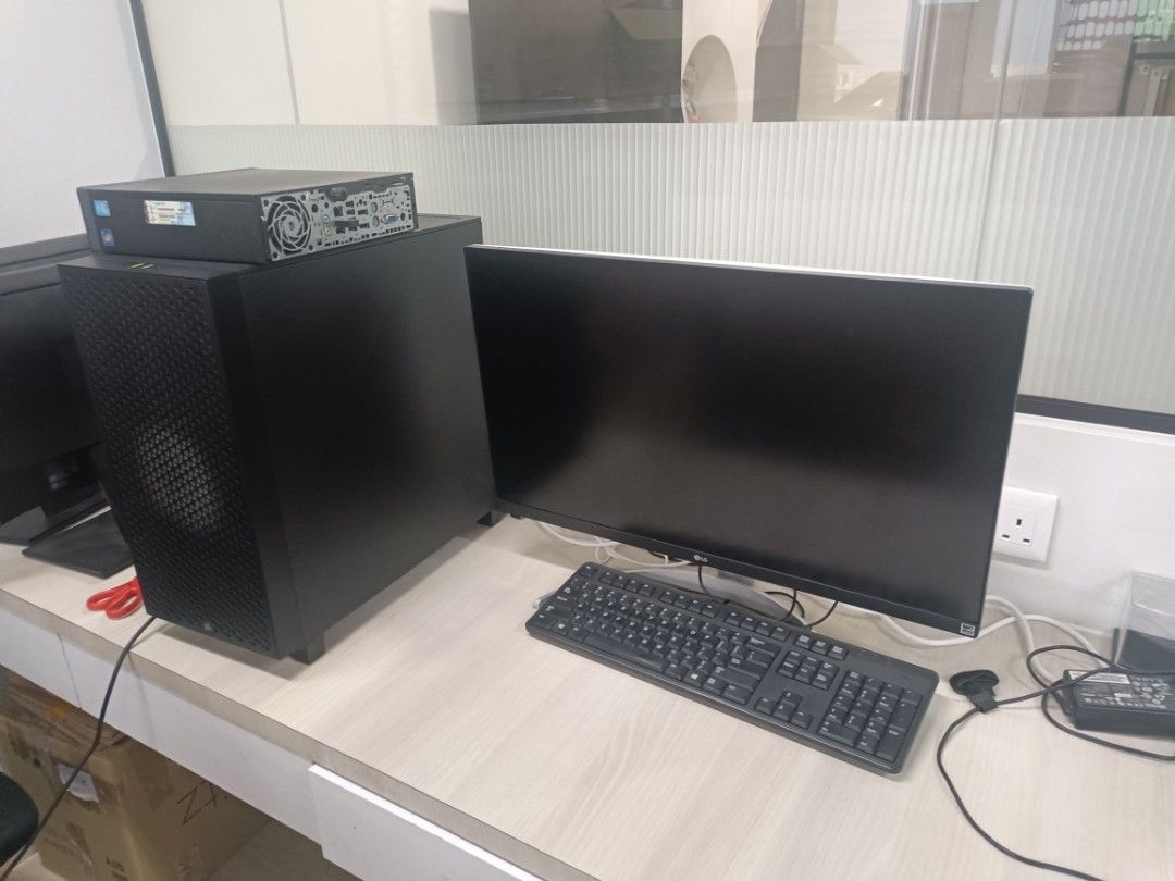 Drafting PC (Category: Desktops) located in Singapore. Submitted by obeox (Listing ID 1330613241, Image 1). Description: Hi spec meshed up drafting PC able to render good 3d perspective. recently bought new at 4k. used for less than a month. looking at 3.6k.