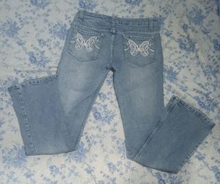 (Category: ) located in . Submitted by ellestyle (Listing ID 1330583509, Image 1). Description: .