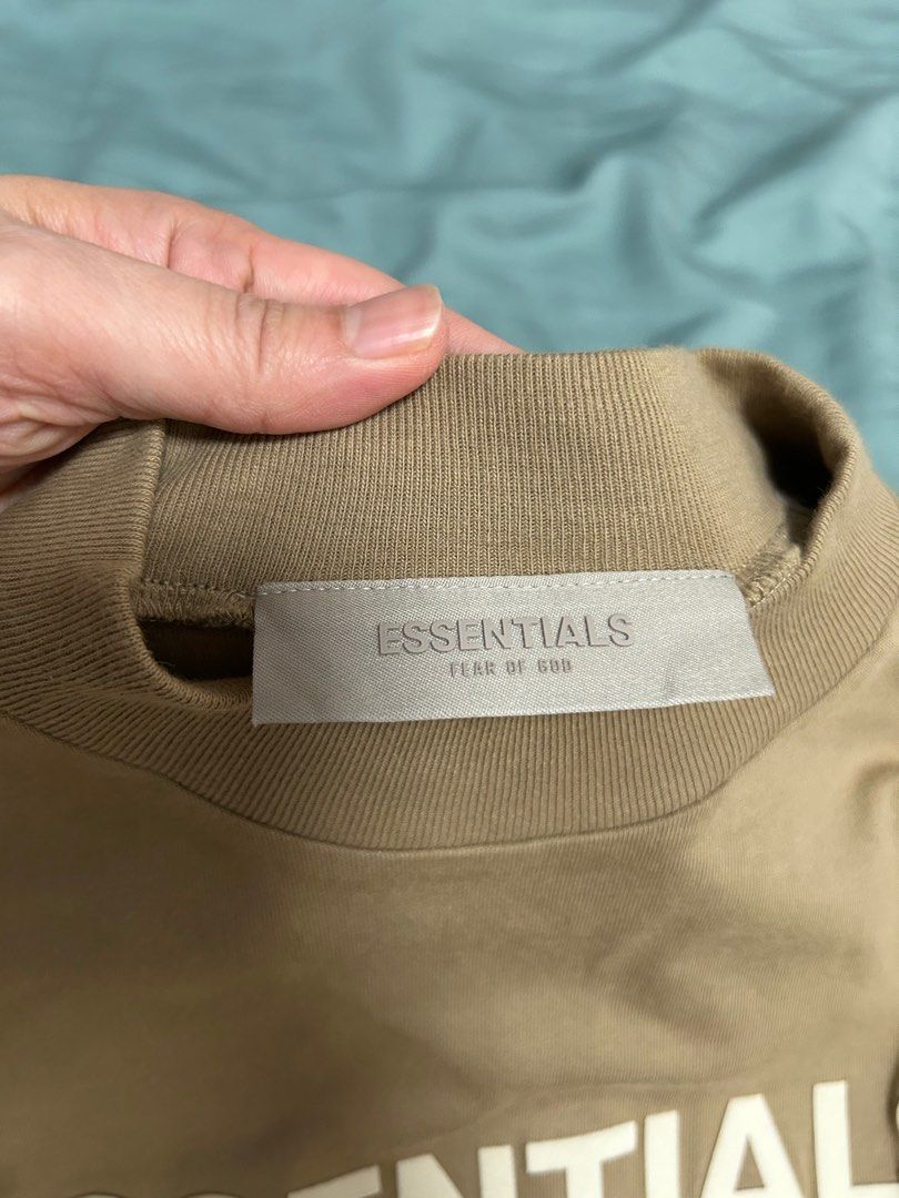 Essentials （分類：長袖衫）位於 Hong Kong。 由 loy29 提交（商品編號 1330566279，圖片 4）。簡介： 。