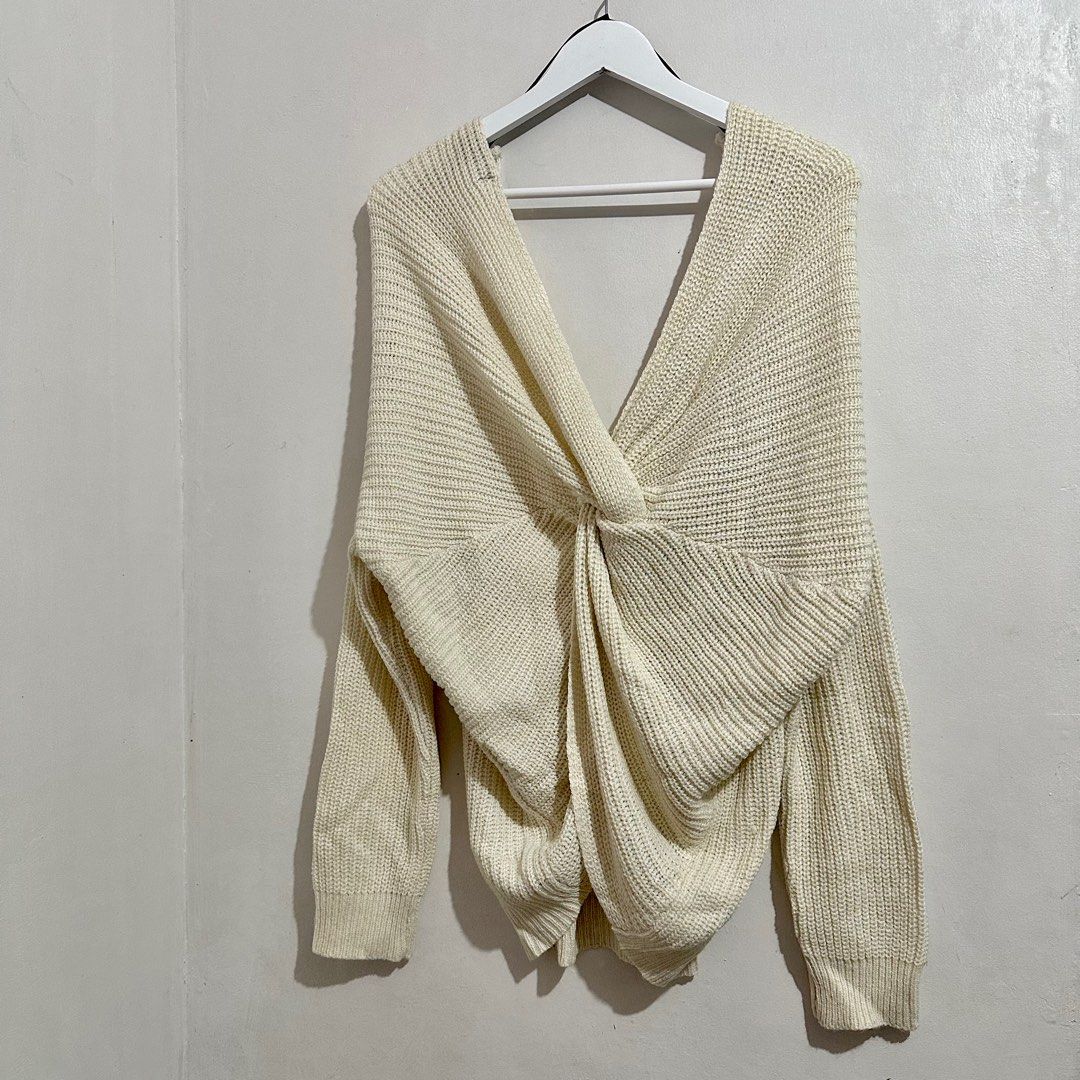 Forever 21 twist back sweater top