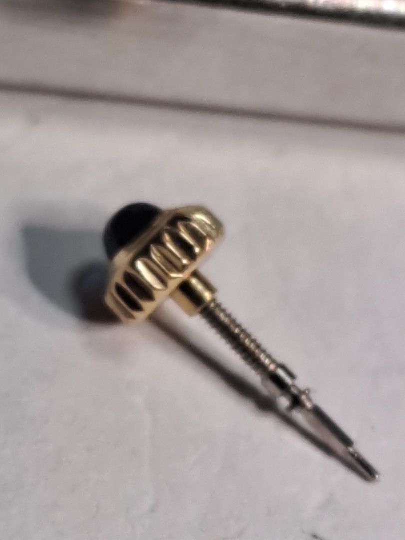 Frank muller crown parts (Category: Luxury Watches) located in Quezon City. Submitted by mastervintage (Listing ID 1330519409, Image 2). Description: frank muller crown 18k approx 4.5mm good condition.