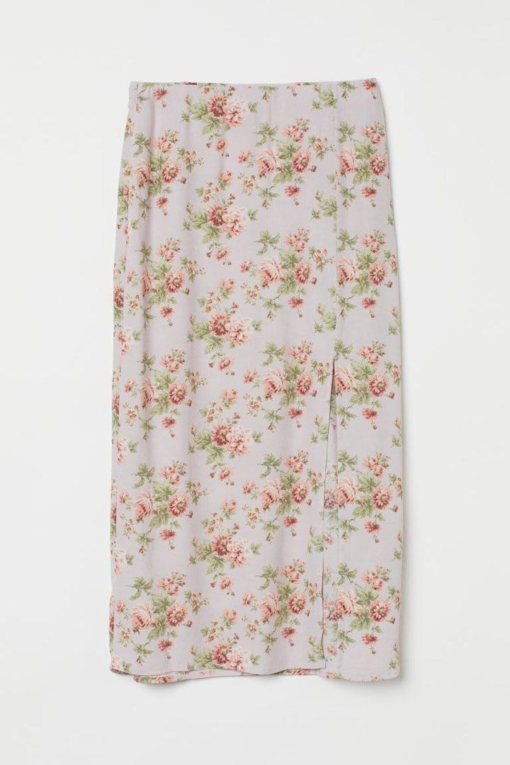 H&M floral midi skirt (Category: Skirts) located in Cavite. Submitted by dumplings12 (Listing ID 1330663772, Image 1). Description: .