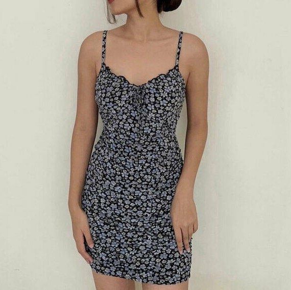 H&M Mini floral dress (Category: Dresses) located in Calamba. Submitted by zee1229 (Listing ID 1330550606, Image 1). Description: Rfs: Decluttering Can also do meetups in QC!.