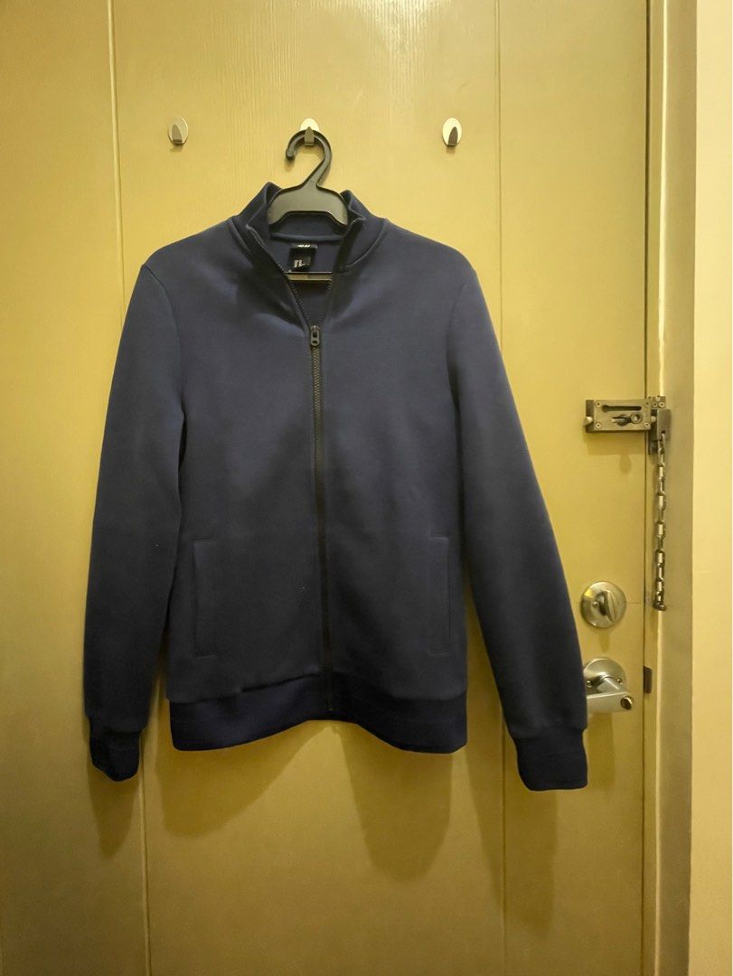 H&M Navy Blue Jacket (Category: Coats, Jackets and Outerwear) located in Makati City. Submitted by ancsc (Listing ID 1330700815, Image 1). Description: .