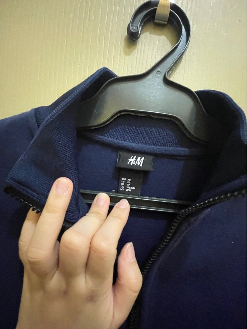 H&M Navy Blue Jacket (Category: Coats, Jackets and Outerwear) located in Makati City. Submitted by ancsc (Listing ID 1330700815, Image 3). Description: .