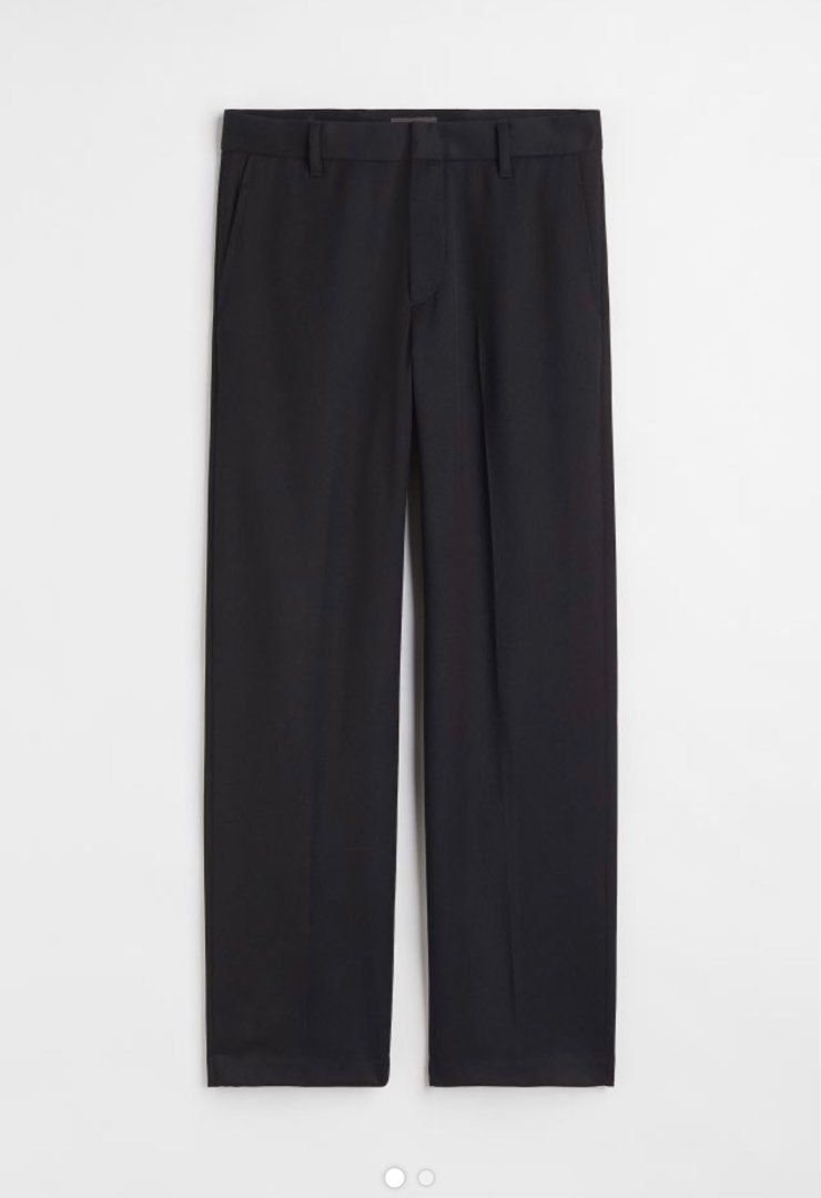 H&M Relaxed Fit Pleated Trousers (Category: Trousers) located in Manila. Submitted by sebedi (Listing ID 1330612403, Image 1). Description: H&M Relaxed Fit Pleated Trousers Flowy material Fits 30-32 No major issues Needs proper ironing + Minor fading sa waist garter area *not exactly the same sa picture, listing has pleats sa pockets.